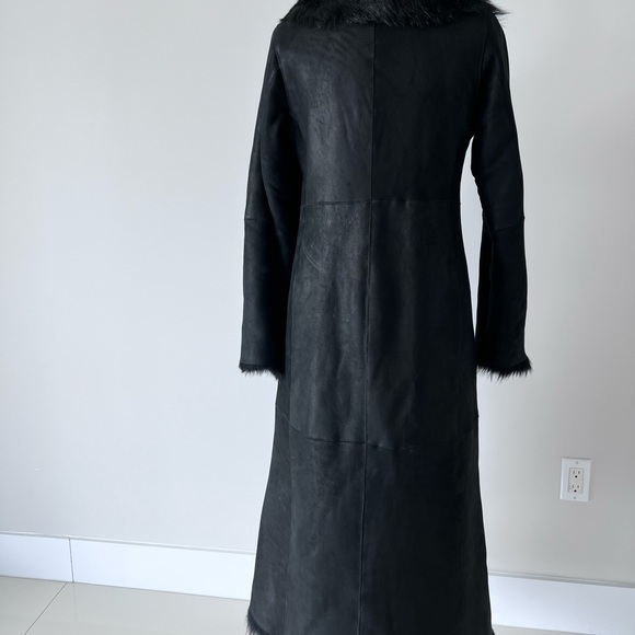 Cole Haan Elegant Black Fur-Trimmed Women's Coat - Picture 4 of 6